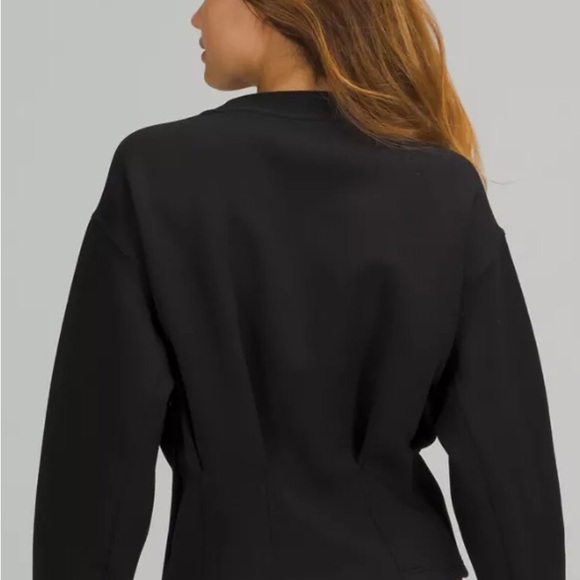 Lululemon Gathered Waist Crew Pullover - Picture 3 of 8